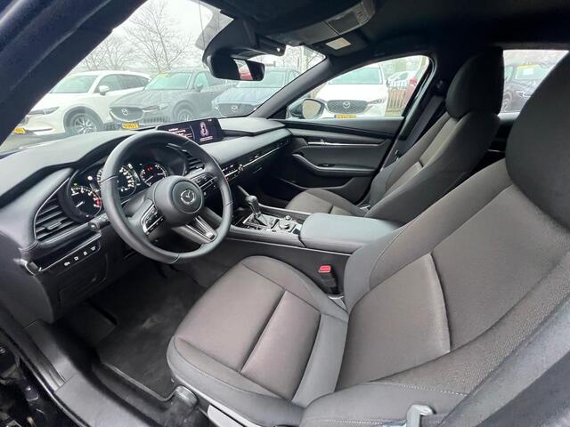 Mazda 3 2.5 e-SkyActiv-G M Hybrid 140 Centre-line | AUTOMAAT | *6 JAAR GARANTIE | APPLE & ANDROID AUTO | CAMERA | NAVIGATIE | STUUR + STOELVERWARMING |