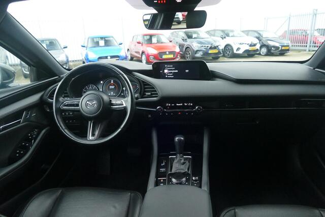 Mazda 3 2.0 e-SkyActiv-G M Hybrid 122 Luxury | All season banden | Rijklaarprijs!