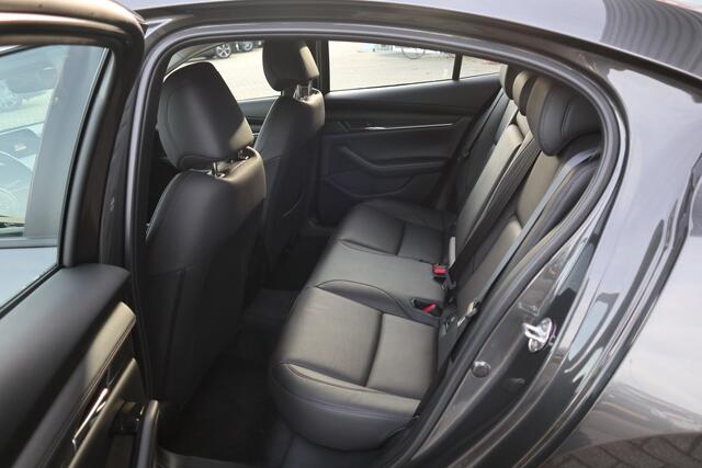 Mazda 3 Automaat 2.0 E-SkyActiv-G 122 Camera / Leer / Navi / Apple-Android / ST-verwarming / Cruise