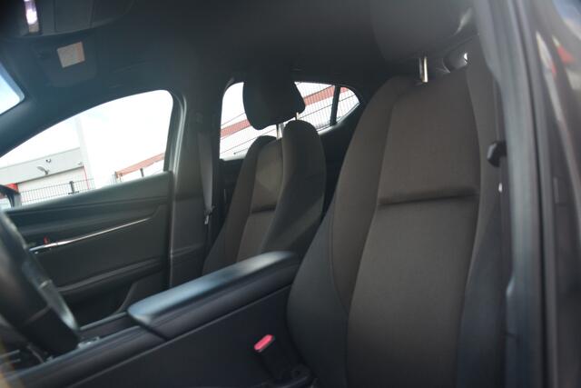 Mazda 3 2.0 e-SkyActiv-X M Hybrid 180 Comfort met Bose | LED | Stoelverwarming | Keyless | Head Up Display | Clima | Navi | Bluetooth | NL Auto!! |