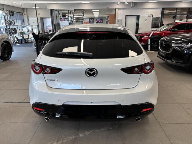 Mazda 3 HB 2.5 e-SkyActiv-G M Hybrid 140 Homura , Demovoordeel ¤ 5.094,-, Automaat, Navi, Adap.Cruise, Clima, Apple Carplay, Camera, PDC, HUD, Stoelverwarming, 18" LMV