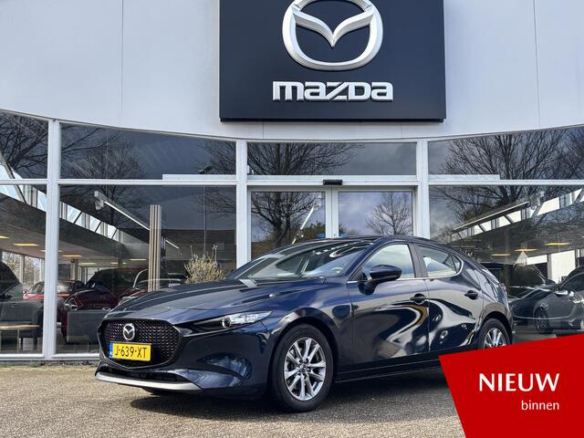 Mazda 3 2.0 e-SkyActiv-X M Hybrid 180 Comfort met Bose NL-Auto, 1e Eig., Dealer Ondh., Navigatie, Apple Carplay /Android Auto, Bose, Head-Up, Cruise Controle ad., A-Rij-Camera. Parkeerhulp vóór, Trekhaak.