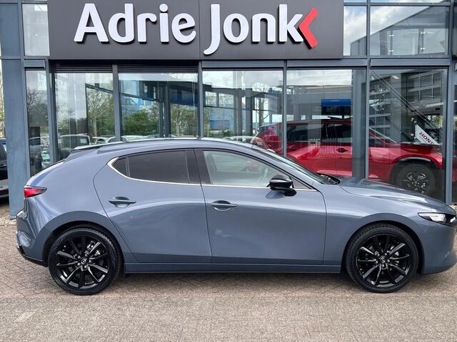 Mazda 3 2.0 e-SkyActiv-G M Hybrid 150 Homura | 18 INCH LMV | ALL SEASON | APPLE + ANDROID AUTO | STOELVERWARMING | NED AUTO |