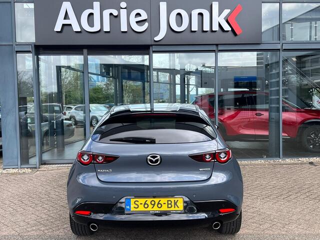 Mazda 3 2.0 e-SkyActiv-G M Hybrid 150 Homura | 18 INCH LMV | ALL SEASON | APPLE + ANDROID AUTO | STOELVERWARMING | NED AUTO |