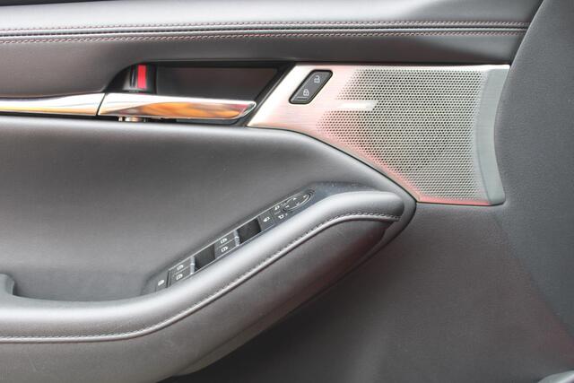 Mazda 3 HB 2.0 e-SkyActiv-G 122 M Hybrid Luxury , Leder, i-Activesense Pack, 360 Camera, Bose, All Season, Apple Carplay, Android Auto, Adap.Cruise, Stoel/Stuurverwarming, LMV 18 Inch, PDC, LkA, BSM, HUD