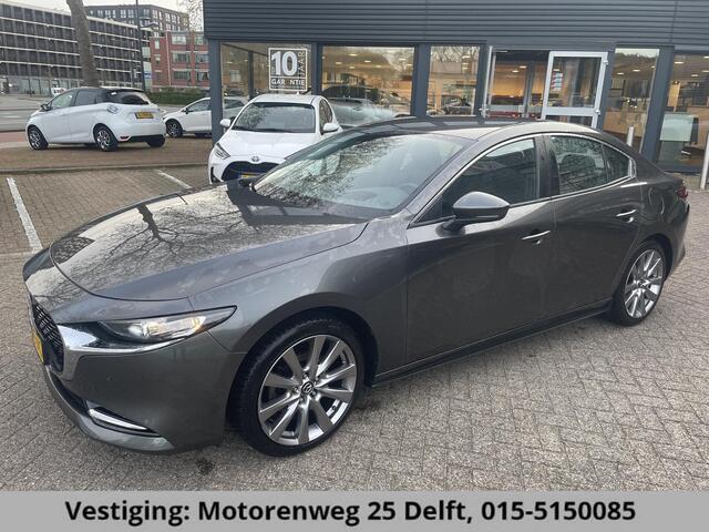 Mazda 3 2.0 e-SkyActiv-X M Hybrid 186 Comfort . STUUR & STOELVERWARMING . BOSE AUDIO . NAVIGATIE .