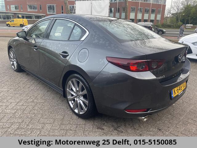 Mazda 3 2.0 e-SkyActiv-X M Hybrid 186 Comfort . STUUR & STOELVERWARMING . BOSE AUDIO . NAVIGATIE .