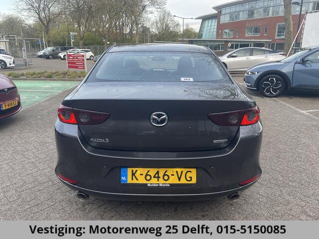 Mazda 3 2.0 e-SkyActiv-X M Hybrid 186 Comfort . STUUR & STOELVERWARMING . BOSE AUDIO . NAVIGATIE .