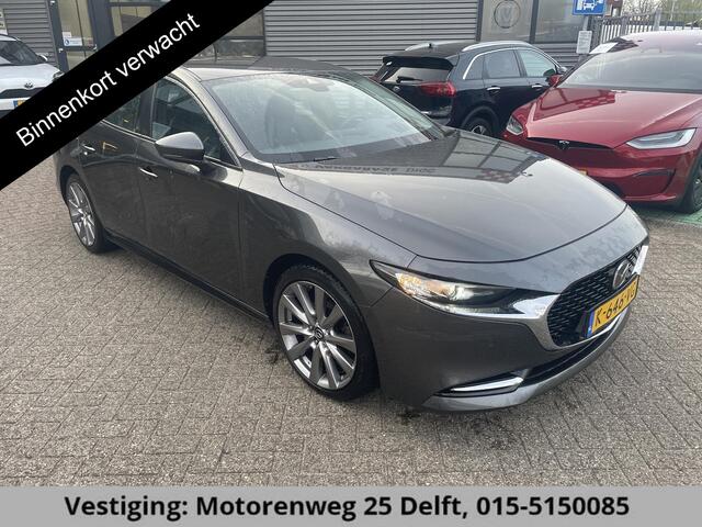 Mazda 3 2.0 e-SkyActiv-X M Hybrid 186 Comfort . STUUR & STOELVERWARMING . BOSE AUDIO . NAVIGATIE .