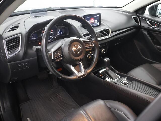 Mazda 3 2.0 SkyActiv-G 120 GT-M | Trekhaak | Bose Audio | Camera | HUD | Lederen Interieur | Stoelverwarming | LED | Navigatie | Adaptieve Cruise Control | Dodehoek detectie |