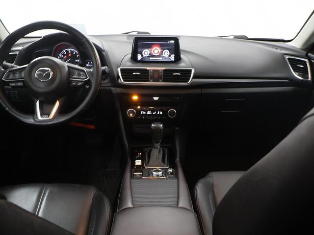 Mazda 3 2.0 SkyActiv-G 120 GT-M | Trekhaak | Bose Audio | Camera | HUD | Lederen Interieur | Stoelverwarming | LED | Navigatie | Adaptieve Cruise Control | Dodehoek detectie |