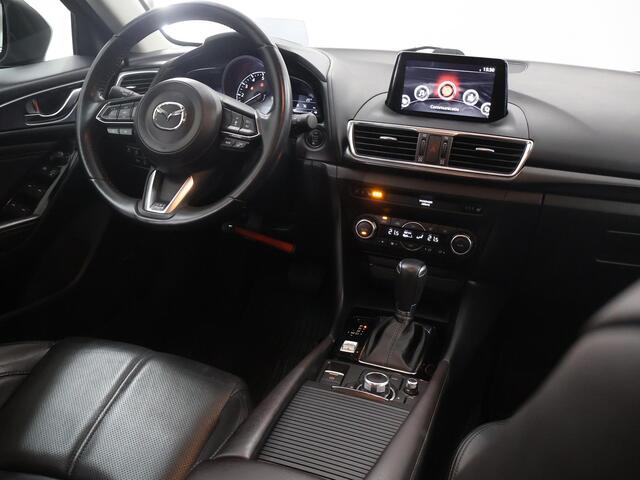Mazda 3 2.0 SkyActiv-G 120 GT-M | Trekhaak | Bose Audio | Camera | HUD | Lederen Interieur | Stoelverwarming | LED | Navigatie | Adaptieve Cruise Control | Dodehoek detectie |