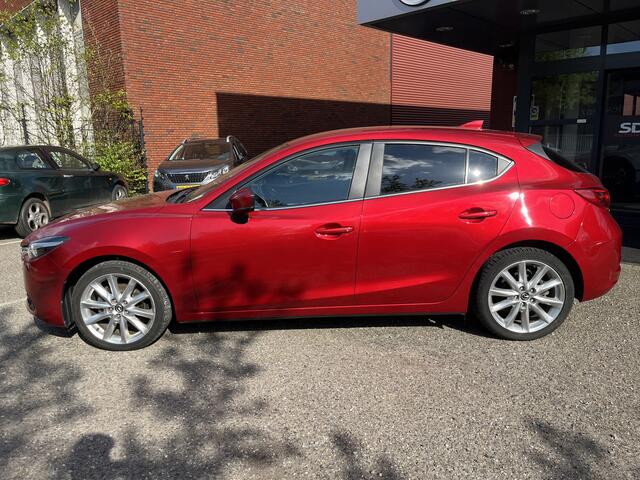 Mazda 3 2.0 SkyActiv-G 120 GT-M // ADAPT. CRUISE // DODEHOEK // KEYLESS // BOSE AUDIO // CAMERA // STUUR+STOELVERWARMING // LEDER+ELEK. STOEL // //