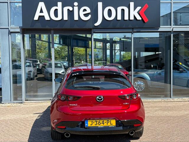 Mazda 3 2.0 e-SkyActiv-X M Hybrid 180 Comfort met Bose AUTOMAAT | LEDER | Bose Audio | A.CAMERA | HEAD-UP DISPLAY | APPLE CARPLAY/ANDROID AUTO | 18"LM VELGEN | NED.AUTO | DELAER ONDERHOUDEN |