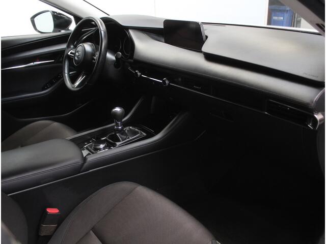 Mazda 3 2.0 e-SkyActiv-G M Hybrid 122 Comfort CAMERA | CARPLAY | ADAPCRUISE | LMV18 | HEAD-UP | LED | DAB | CLIMATE | NAVI | STOEL/STUURVERW