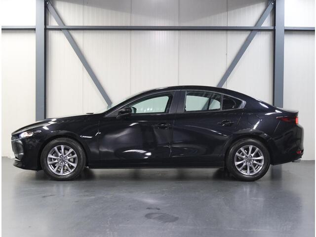 Mazda 3 186PK M Hybrid Comfort | 1ste eigenaar | Camera | Dodehoekdetectie | LED lampen | Keyless | Navigatie | AppleCarPlay/AndroidAuto | Armsteun | Camera | StoelStuurVerwarmd | Adaptief Cruise Control | Climate Control | Isofix | Parkeersensoren |