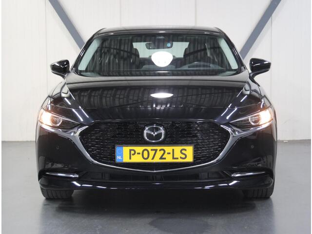 Mazda 3 186PK M Hybrid Comfort | 1ste eigenaar | Camera | Dodehoekdetectie | LED lampen | Keyless | Navigatie | AppleCarPlay/AndroidAuto | Armsteun | Camera | StoelStuurVerwarmd | Adaptief Cruise Control | Climate Control | Isofix | Parkeersensoren |