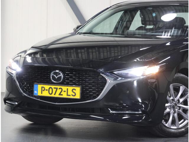 Mazda 3 186PK M Hybrid Comfort | 1ste eigenaar | Camera | Dodehoekdetectie | LED lampen | Keyless | Navigatie | AppleCarPlay/AndroidAuto | Armsteun | Camera | StoelStuurVerwarmd | Adaptief Cruise Control | Climate Control | Isofix | Parkeersensoren |