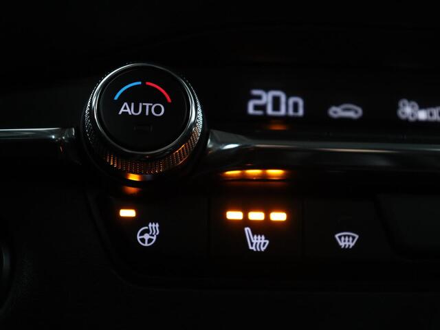 Mazda 3 2.0 e-SkyActiv-G M Hybrid 122 Comfort | Head-Up | Adaptive cruise | Camera | Carplay | Stuurverwarming | Full LED | Stoelverwarming | Navi Full map | Climate control