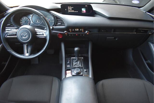 Mazda 3 2.0 e-SkyActiv-G M Hybrid 122 Comfort met Bose, Head up, Adaptive cruise, 360 Camera, PDC, Stuur/Stoelverwarming, 18'' LMV