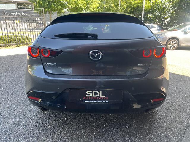 Mazda 3 2.0 e-SkyActiv-X M Hybrid 180 Luxury // HEAD-UP DISPLAY // DODEHOEK // BOSE // ELEK.STOEL+GEHEUGEN // LEDER // 360 CAMERA //