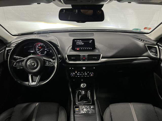 Mazda 3 2.0 SkyActiv-G 120 SkyLease GT Stuur-/stoelverwarming | Cruise Control | Achteruitrij camera | Head-up | Dode hoek assistent | 18'' lichtmetalen wielen