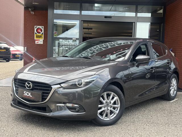 Mazda 3 2.0 SkyActiv-G 120 GT-M // NAVI // CAMERA // HEAD UP DISPLAY // CRUISE // STOEL + STUUR VERWARMING // DAB RADIO //