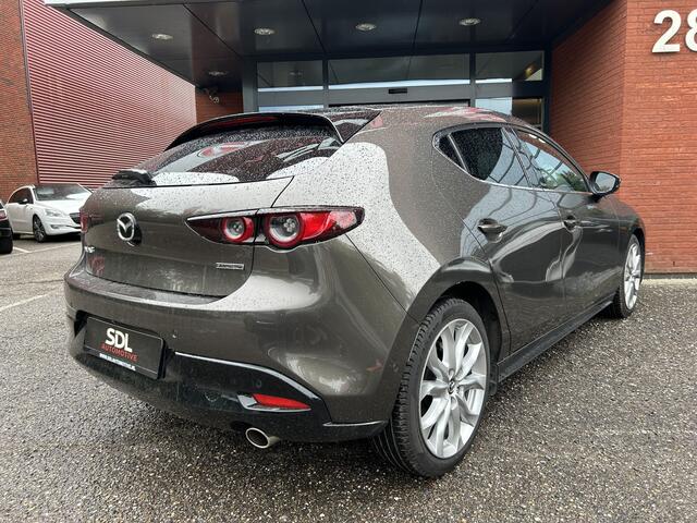 Mazda 3 2.0 e-SkyActiv-G M Hybrid 122 Luxury // FULL LED // NAVI + CARPLAY // 360 CAMERA // MEMORY SEAT // BOSE AUDIO // ADAPTIVE CRUISE // LEDER // HUD