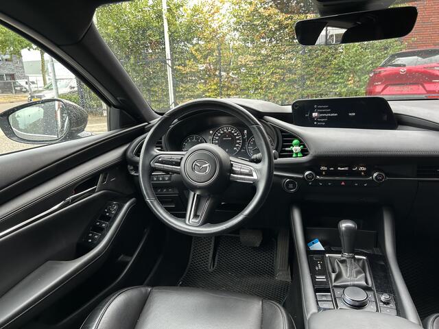 Mazda 3 2.0 e-SkyActiv-G M Hybrid 122 Luxury // FULL LED // NAVI + CARPLAY // 360 CAMERA // MEMORY SEAT // BOSE AUDIO // ADAPTIVE CRUISE // LEDER // HUD