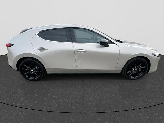 Mazda 3 2.5 e-SkyActiv-G M Hybrid 140 PK Homura | Rijklaar | Apple Carplay | Parkeersensor | Stoelverwarming