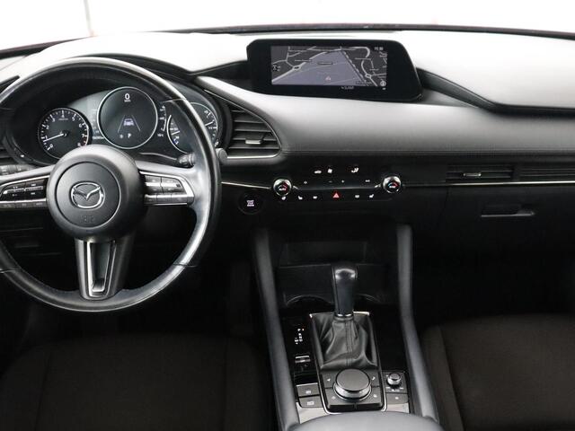 Mazda 3 2.0 e-SkyActiv-X M Hybrid 186 Comfort | Stoelverwarming | Head-Up | Adaptive cruise | Carplay | Camera | Full LED | Navigatie | Climate control | Stuurverwarming | Side Assist