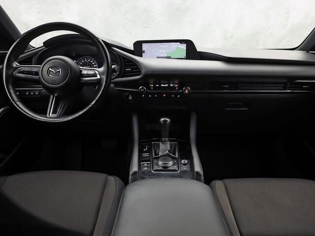 Mazda 3 2.0 e-SkyActiv-G M Hybrid 122 Automaat (GROOT NAVI, CLIMATE, STUUR/STOELVERWARMING, BOSE AUDIO, CAMERA, SPORTSTOELEN, ADAPTIVE CRUISE, HEAD-UP DISPLAY, NIEUWSTAAT)