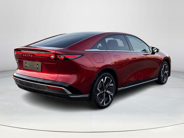 Mazda 6 6e Takumi Long Range 80 kWh | Dit jaar nog rijden 17% bijtelling | Zwart leder | 360 Camera | Geheugenstoelen | Panorama Dak | Headupdisplay | Adaptieve Cruise control | Sony premium audio | Dodehoeksensoren |