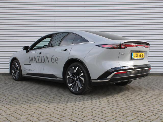 Mazda 6 6e Takumi Long Range 80 kWh | Stuur-/stoelverwarming + ventilatie | 360 camera | Pano dak | Zwart leer | 19" LM | HUD | LED | Elek. stoelverst. |
