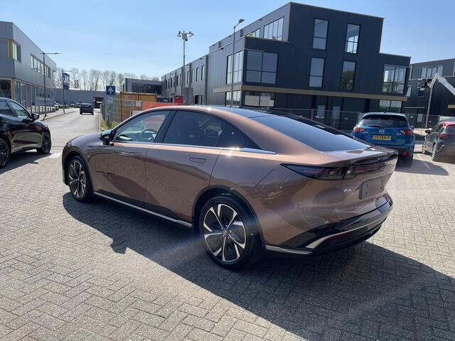 Mazda 6 6e Takumi 68.8 kWh Voorraadvoordeel ¤3.000,- Leder, Adap.Cruise, Sony, Apple Carplay, Android Auto, 360 Camera, HUD, Stoelverwarming/ventilatie, LMV 19 Inch