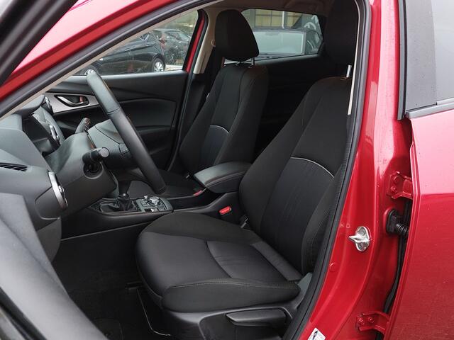 Mazda CX-3 2.0 SkyActiv-G 120pk Sportive | Origineel NL | Clima | Cruise | Pdc | Stoelverwarming | Licht+Regensensor | Privacy Glass | 18''lm | Trekhaak