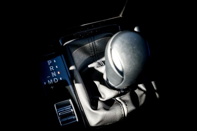 Mazda CX-3 2.0 122 PK SkyActiv-G 120 GT-M | Zwart Leer | 2 e Eign | Automaat | Ned Auto | 29DKM | Trekhaak | Hoge zit / Instap | Clima | Navi | Leer | Camera | Pdc | 18 Inch Lmv |