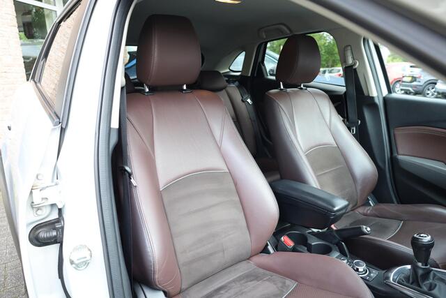 Mazda CX-3 2.0 SkyActiv-G 120 GT-Luxury LEER ELEC.MEMORYSTOELEN STOELVERW. HUD/ADD CAMERA DAB NAVI CRUISE CLIMA PDC 18''LMV NAP