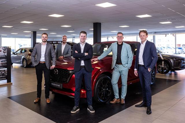 Mazda CX-30 2.0 SkyActiv-X Luxury i-Activesense : dealer onderhouden
