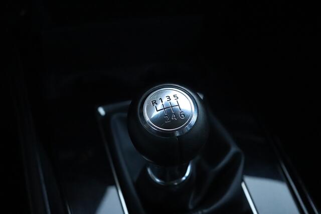 Mazda CX-30 2.0 e-SkyActiv-G M Hybrid Comfort | NL AUTO | LEDER | STOEL/STUURVERWARMING | HEAD-UP | CAMERA | AIRCO | NAVI | CRUISE |