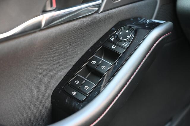 Mazda CX-30 e-SkyActiv-X 186 automaat Homura *Actie: nu met ¤3.000 inruilvoordeel* *Verwacht*