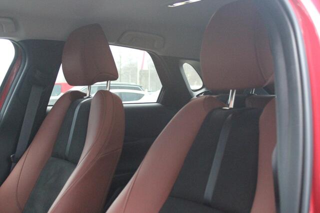 Mazda CX-30 2.0 e-SkyActiv-G M Hybrid 150PK AUTOMAAT NAGISA | ELEKTRISCH VERSTELBARE VOORSTOELEN | BESTUURDERSSTOEL MET GEHEUGENFUNCTIE | STOELVERWARMING | BOSE AUDIO SYSTEM | FULL LED KOPLAMPEN | HEAD UP DISPLAY GEKOPPELD AAN STOELGEHEUGEN | CLIMATE CONTROL | DRAADL