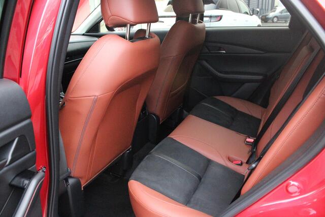 Mazda CX-30 2.0 e-SkyActiv-G M Hybrid 150PK AUTOMAAT NAGISA | ELEKTRISCH VERSTELBARE VOORSTOELEN | BESTUURDERSSTOEL MET GEHEUGENFUNCTIE | STOELVERWARMING | BOSE AUDIO SYSTEM | FULL LED KOPLAMPEN | HEAD UP DISPLAY GEKOPPELD AAN STOELGEHEUGEN | CLIMATE CONTROL | DRAADL