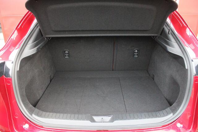 Mazda CX-30 2.0 e-SkyActiv-G M Hybrid 150PK AUTOMAAT NAGISA | ELEKTRISCH VERSTELBARE VOORSTOELEN | BESTUURDERSSTOEL MET GEHEUGENFUNCTIE | STOELVERWARMING | BOSE AUDIO SYSTEM | FULL LED KOPLAMPEN | HEAD UP DISPLAY GEKOPPELD AAN STOELGEHEUGEN | CLIMATE CONTROL | DRAADL