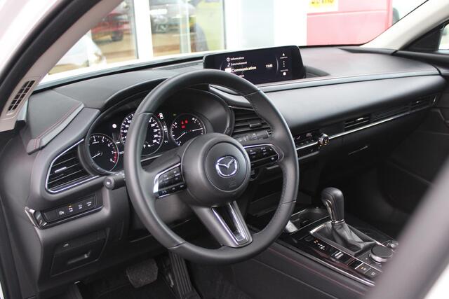 Mazda CX-30 2.0 e-SkyActiv-G M 150PK AUTOMAAT Hybrid HOMURA | HEAD UP DISPLAY | NAVIGATIE | ELEKTRISCHE ACHTERKLEP | DODEHOEK DETECTIE | APPLE CARPLAY/ANDROID AUTO | STOEL VERWARMING | ADAPTIVE CRUISE CONTROL | CLIMATE CONTROL | LICHTMETALEN VELGEN BLACK | GETINTE RU