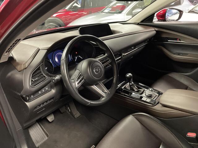 Mazda CX-30 2.0 e-SkyActiv-X M Hybrid Luxury , Trekhaak, Leder, LMV 18 Inch, Bose, All Season,Adap. Cruise, Camera, PDC, Stoelverwarming, Stuurverwarming, HUD, Navi, Elektrische achterklep