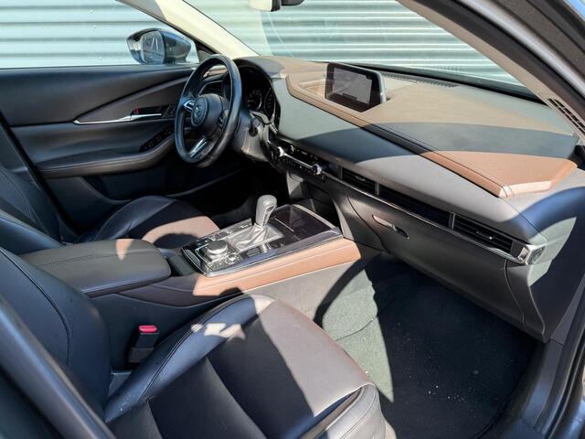 Mazda CX-30 2.0 e-SkyActiv-X M Hybrid Luxury 180pk | Afneembare Trekhaak | Adaptive Cruise | Lederen Sportstoelen Memory | Head Up | Keyless | Apple Carplay |