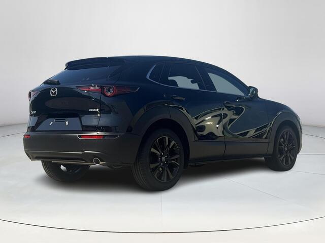 Mazda CX-30 2.5 e-SkyActiv-G M Hybrid Homura | Dodehoeksensoren | Draadloze Applecarplay en Android Auto | Adaptieve Cruise Control | Automaat | 18inch zwarte velgen | Achteruitrijcamera | Elektrische achterklep |