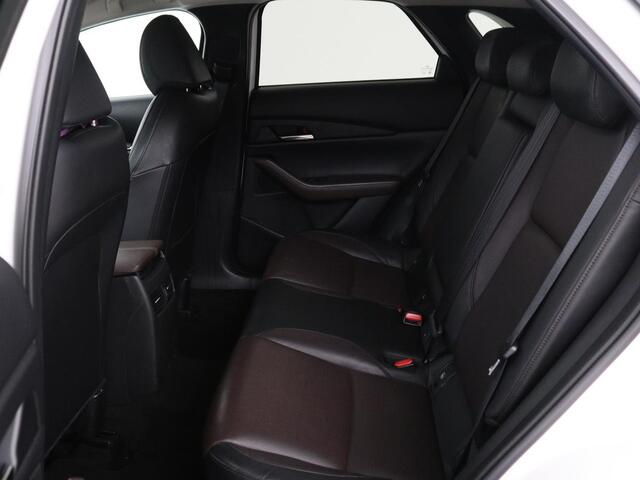 Mazda CX-30 2.0 e-SkyActiv-X M Hybrid Luxury | Leder | Camera | Stoel & Stuurverwarming | Head-up | Lane assist | Trekhaak | Bose audio