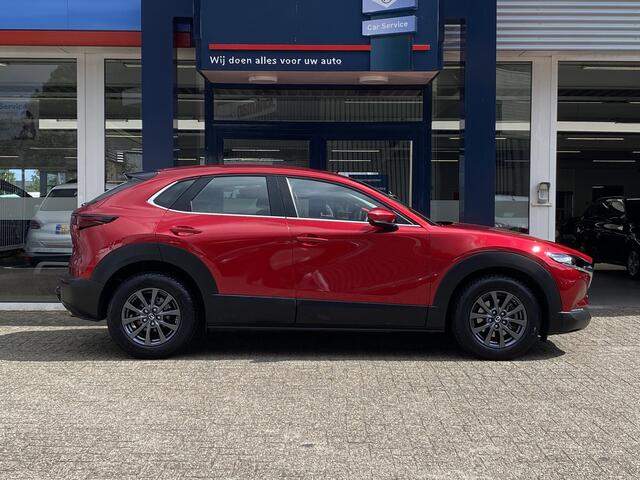 Mazda CX-30 2.0 e-SkyActiv-G M Hybrid Comfort / NL-Auto / Adaptieve Cruise-Control / Stoelverwarming / Stuurverwarming / Climate-Control / Apple-Carplay & Android-Auto / Head-Up-Display / DAB Radio-Bluetooth / Navi / Afneembare-Trekhaak / Dodehoek-Detectie / PDC V+A 